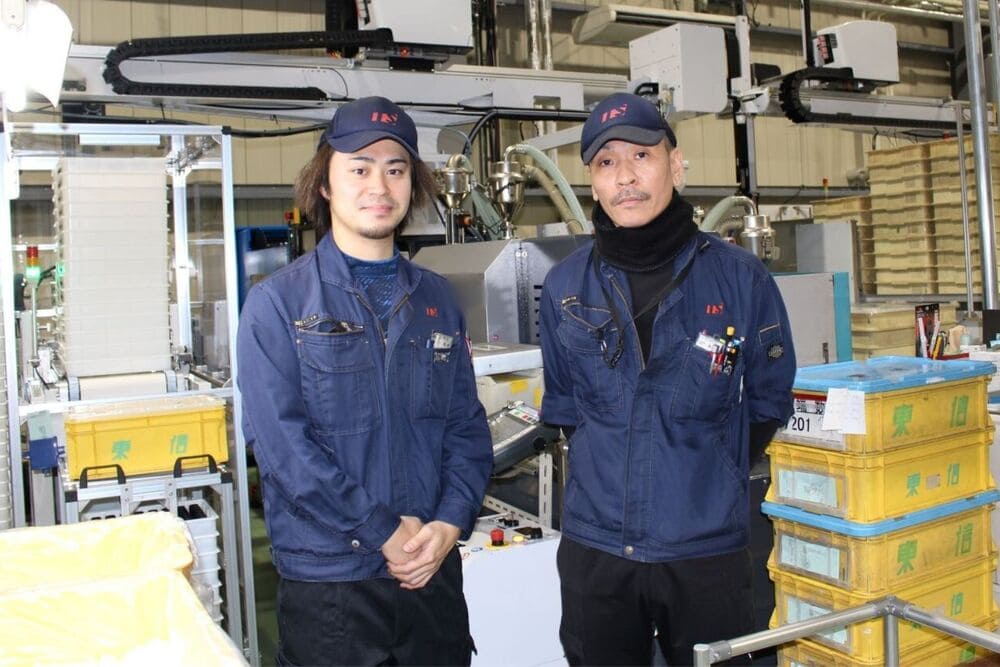 【導入事例インタビュー】43台の成形機と24時間戦う現場の「最適解」。トータルリンクで実現したヒューマンエラー防止と省力化の全貌