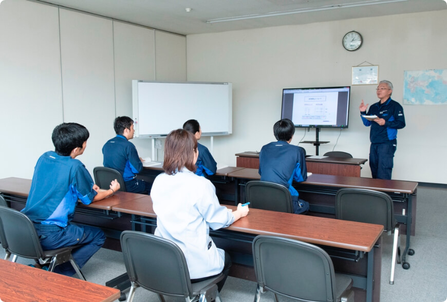 産業用ロボット特別教育の学科講習を少人数で実施